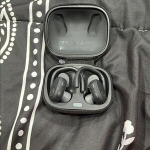 Skull Candy Black Wireless Earbuds with Charging Case